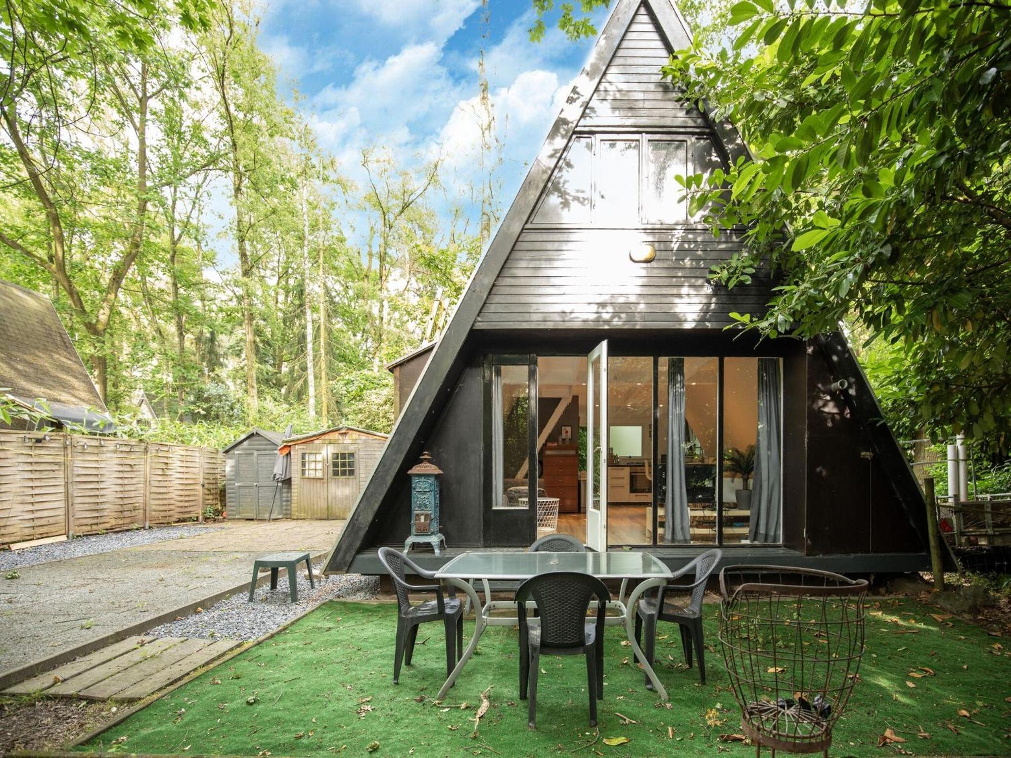 Traditional Holiday Home In Lanaken With Garden Exterior photo